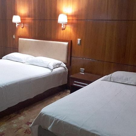 איקוויקה Hotel Pekin מראה חיצוני תמונה
