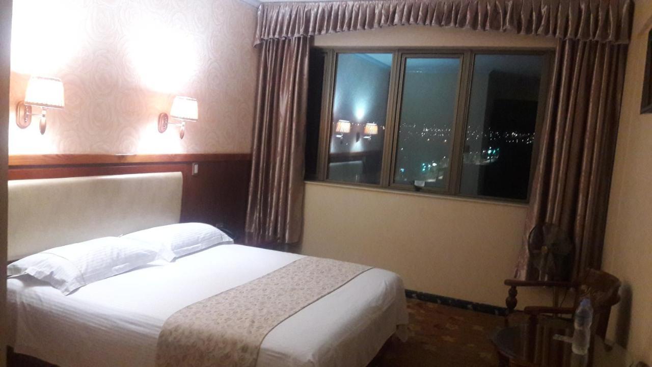 איקוויקה Hotel Pekin מראה חיצוני תמונה