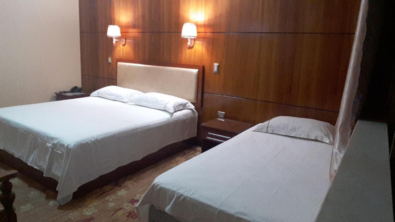איקוויקה Hotel Pekin מראה חיצוני תמונה