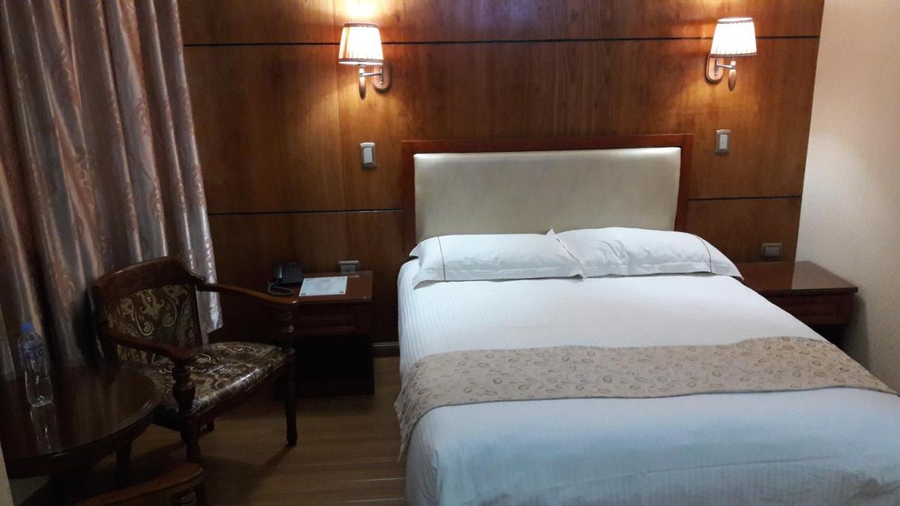 איקוויקה Hotel Pekin מראה חיצוני תמונה