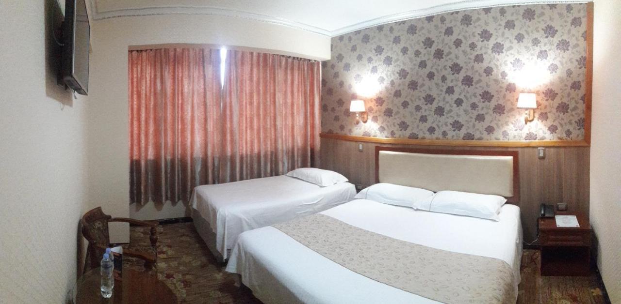 איקוויקה Hotel Pekin מראה חיצוני תמונה