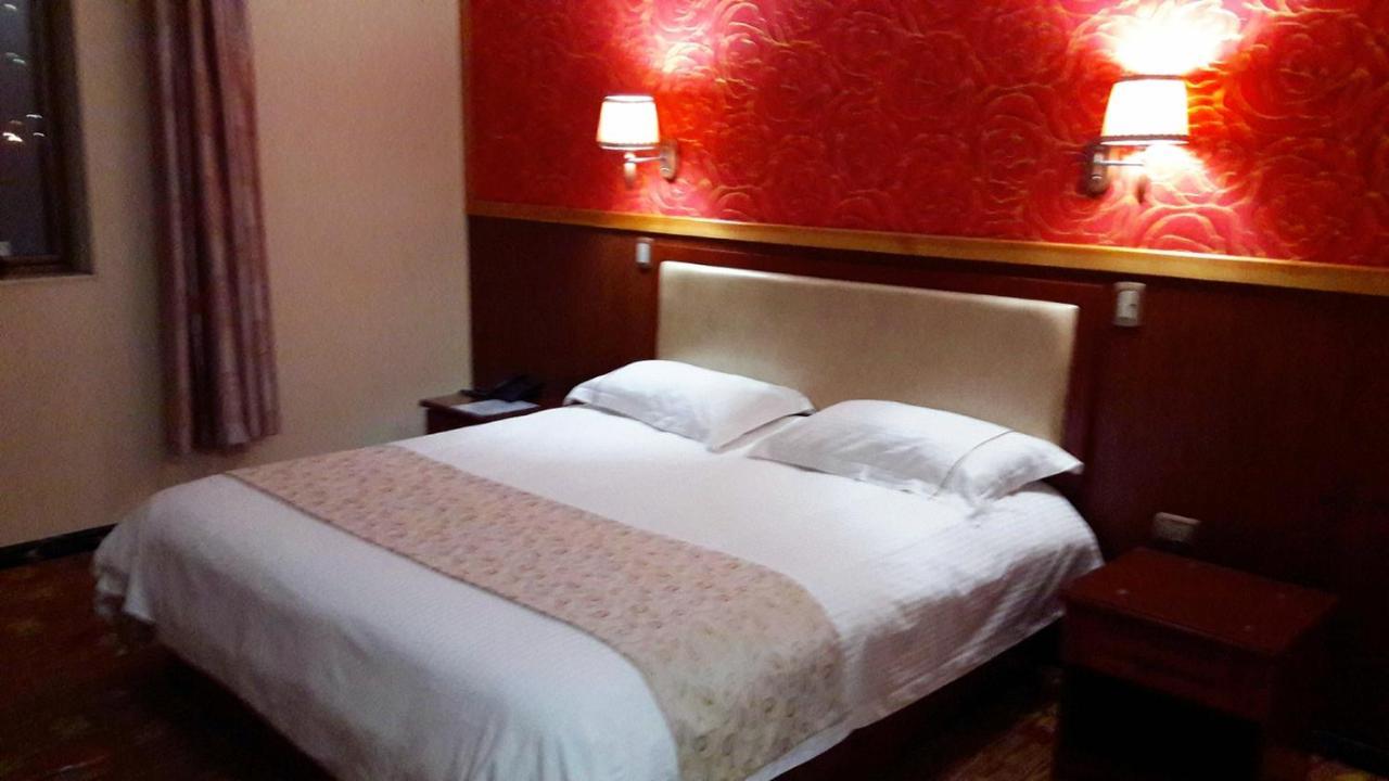 איקוויקה Hotel Pekin מראה חיצוני תמונה